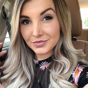 Meet your Posher, Lorin